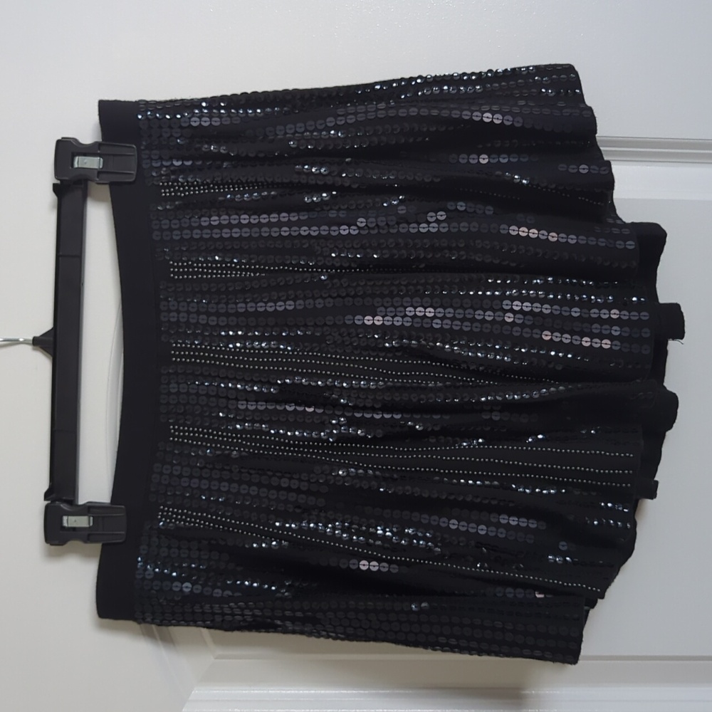 Express sequin skirt with built-in short